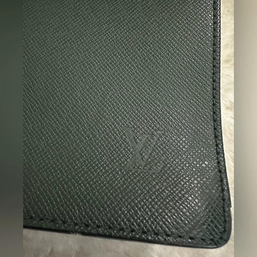 Louis Vuitton Large Green Taiga Leather Briefcase - Picture 11 of 12